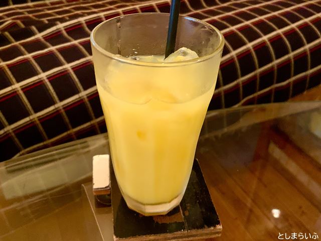 カフェ lamp オレンジジュース
